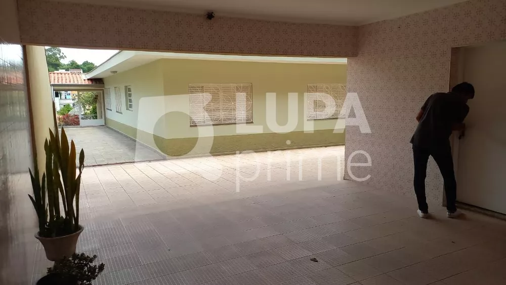 Casa à venda com 3 quartos, 318m² - Foto 3