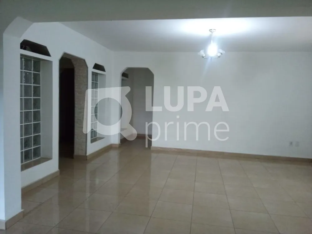 Casa, 7 quartos, 250 m² - Foto 1