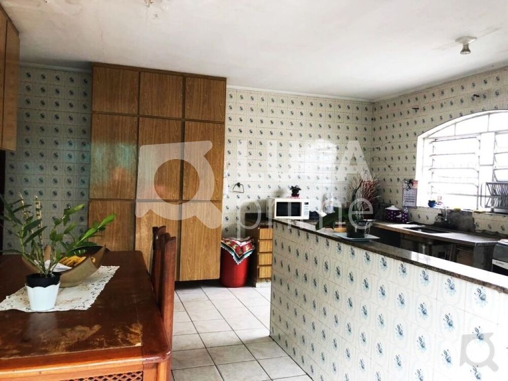 Casa à venda com 4 quartos, 250m² - Foto 4