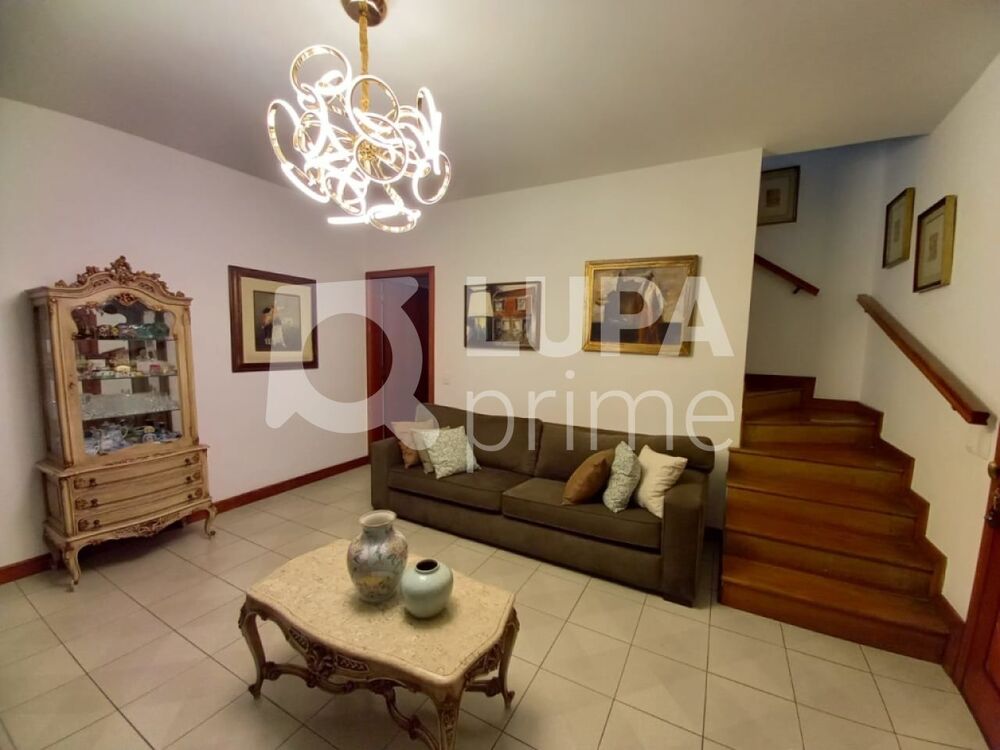 Casa à venda com 3 quartos, 150m² - Foto 4