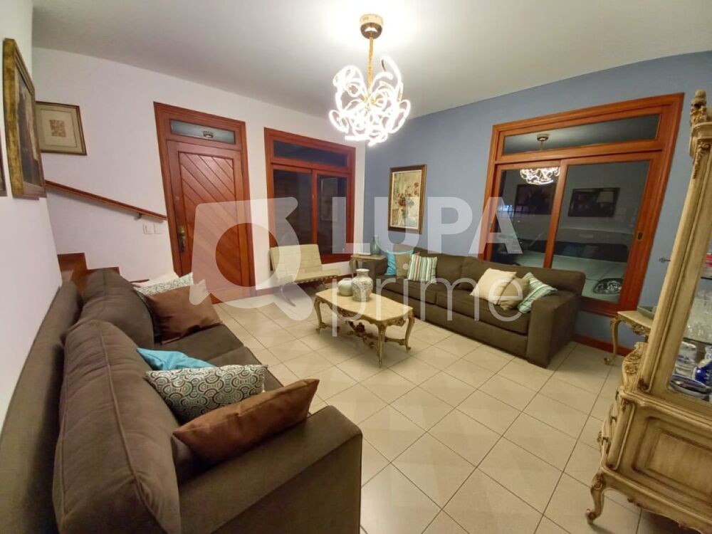 Casa à venda com 3 quartos, 150m² - Foto 2