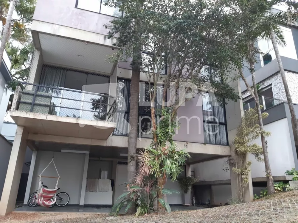 Casa de Condomínio à venda com 4 quartos, 350m² - Foto 1