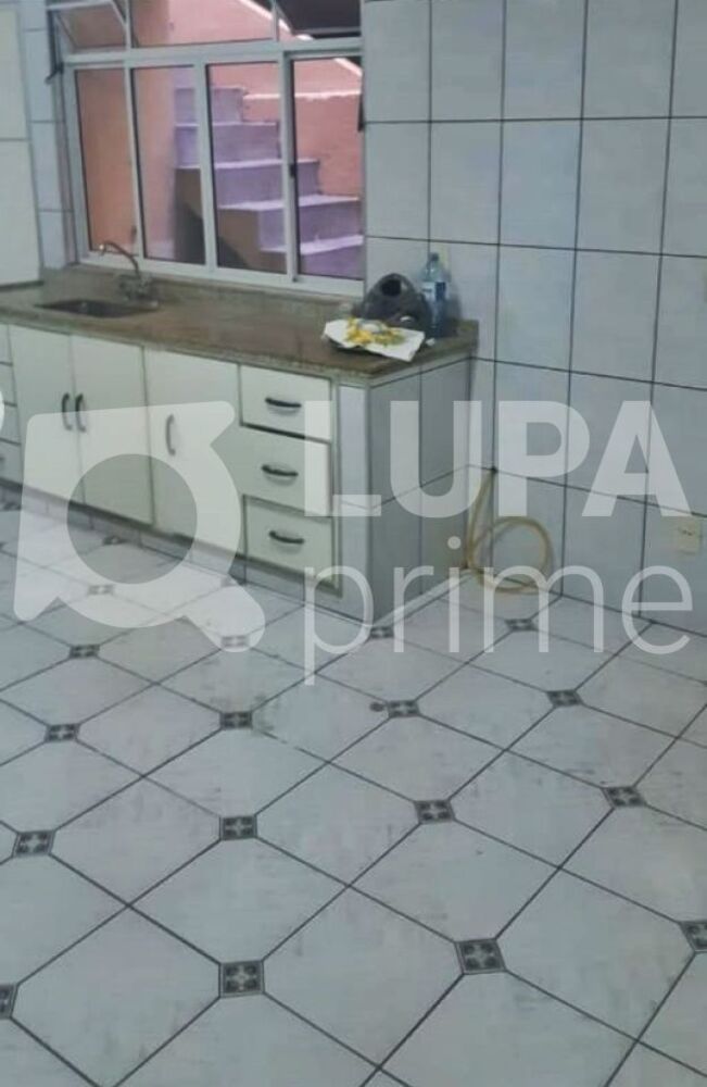 Casa à venda com 6 quartos, 230m² - Foto 1