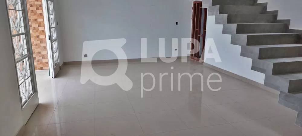 Casa à venda com 4 quartos, 430m² - Foto 1