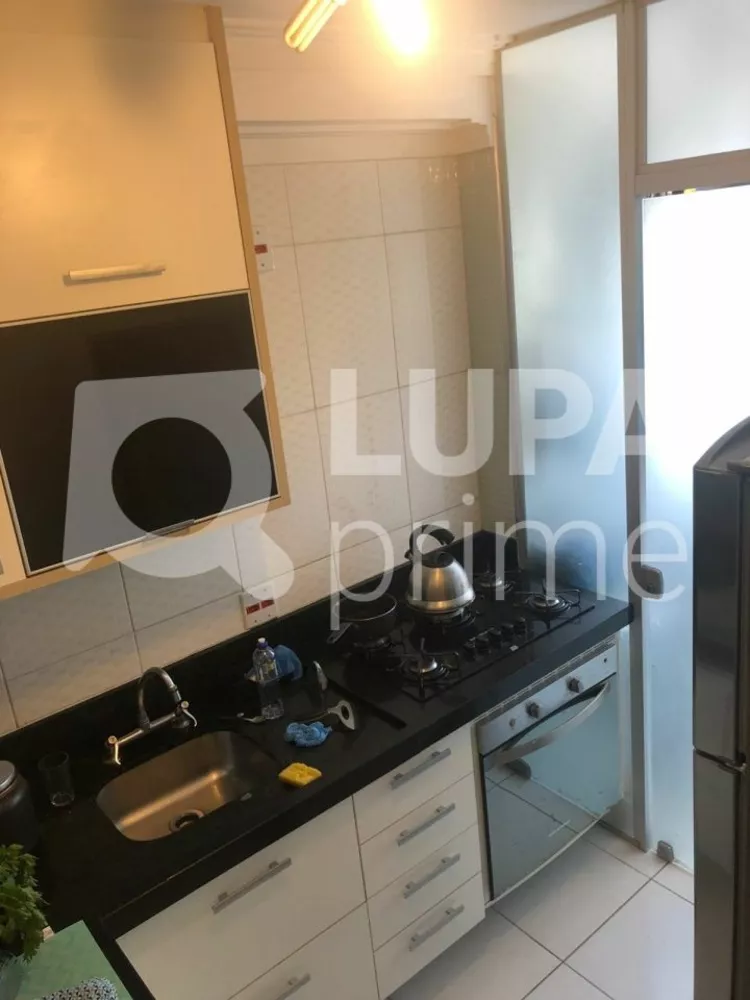 Apartamento à venda com 2 quartos, 75m² - Foto 2