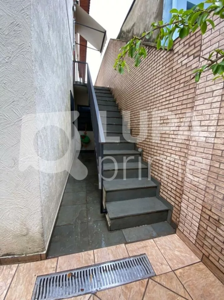 Casa à venda com 3 quartos, 245m² - Foto 20