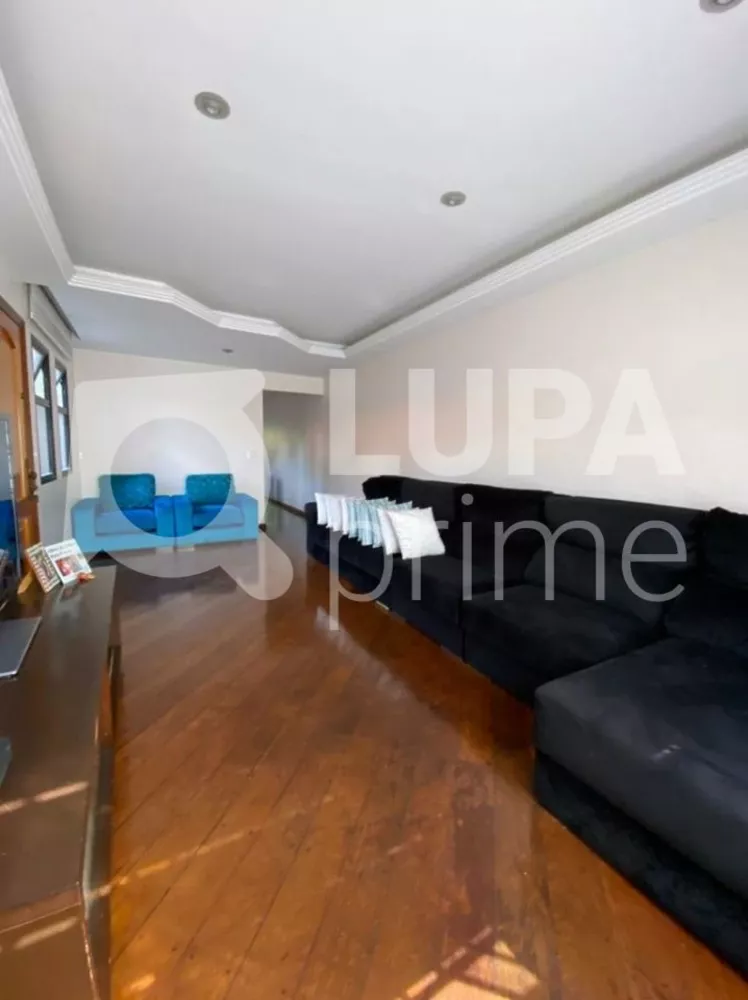 Casa à venda com 3 quartos, 245m² - Foto 8