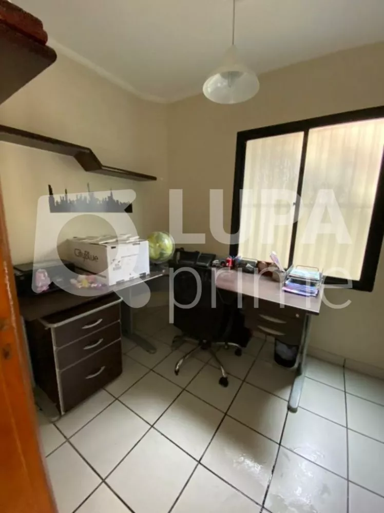 Casa à venda com 3 quartos, 245m² - Foto 17