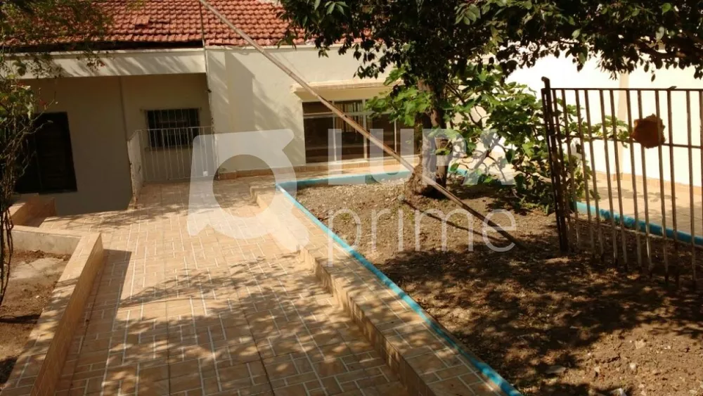 Casa à venda com 3 quartos, 270m² - Foto 1