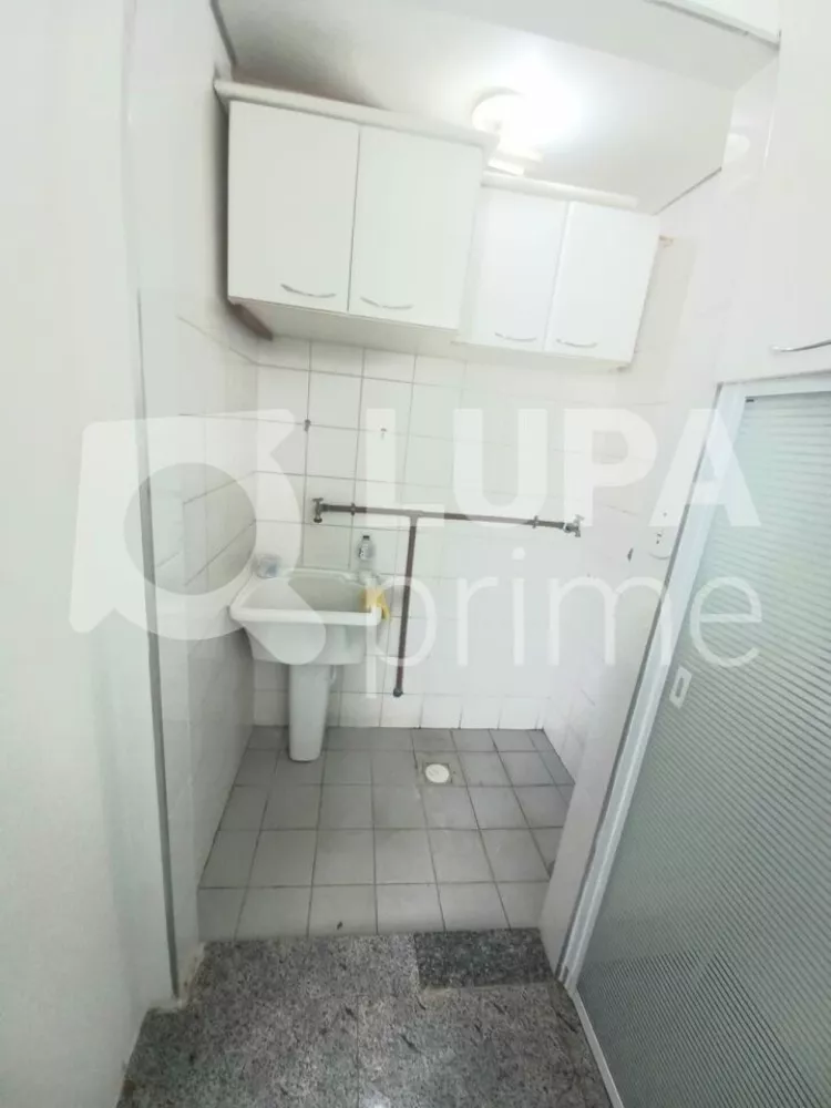 Apartamento à venda com 3 quartos, 90m² - Foto 2