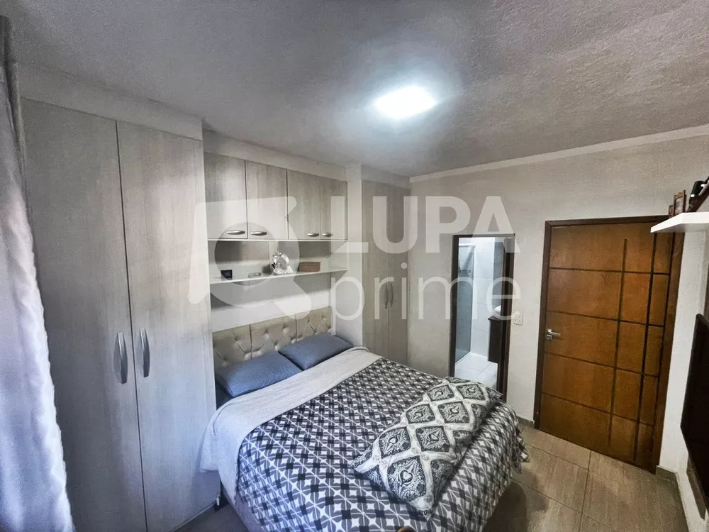 Casa à venda com 2 quartos, 80m² - Foto 8