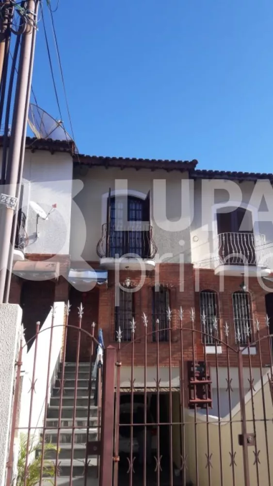 Casa à venda com 2 quartos, 140m² - Foto 1