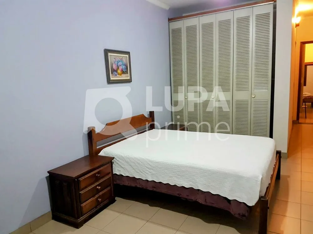 Casa, 3 quartos, 215 m² - Foto 8