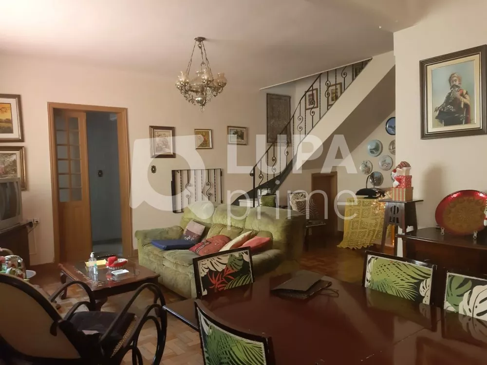 Casa à venda com 3 quartos, 180m² - Foto 2