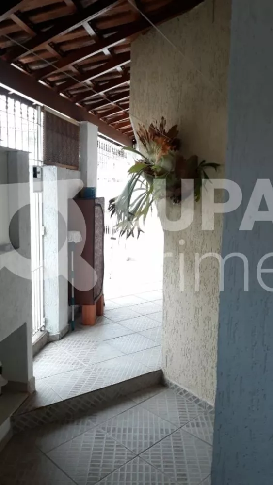 Casa à venda com 2 quartos, 100m² - Foto 3