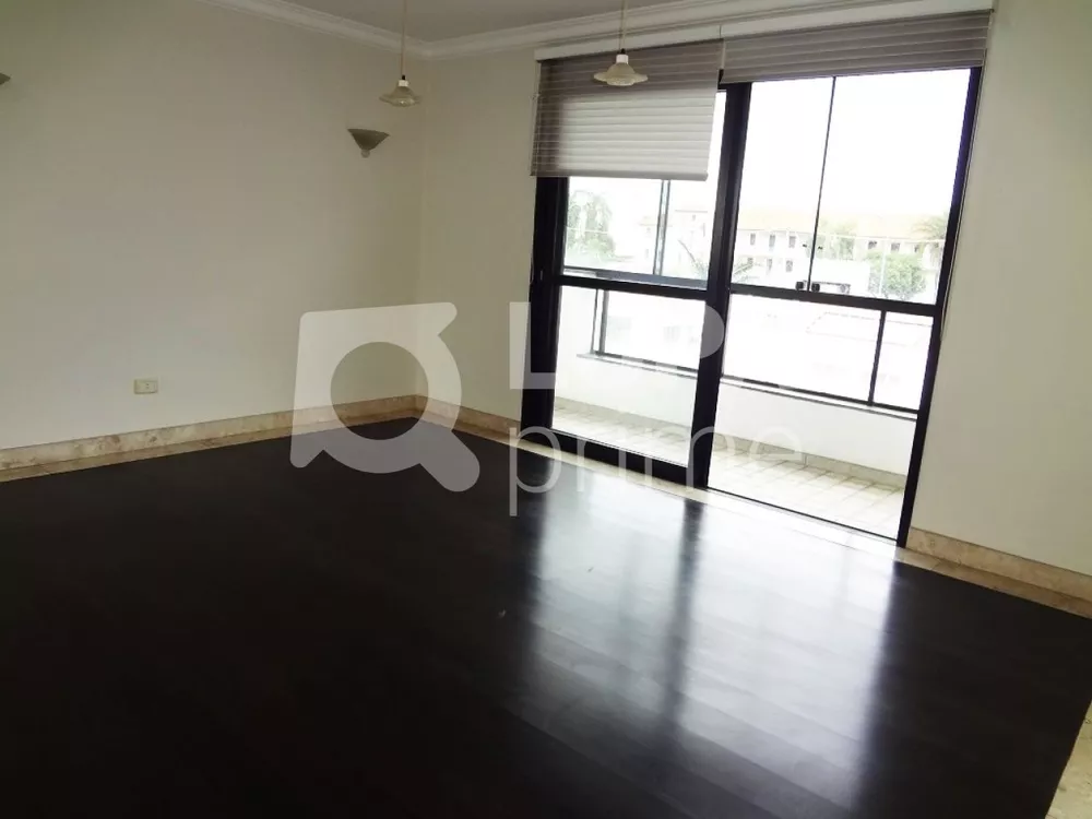 Apartamento à venda com 3 quartos, 460m² - Foto 2