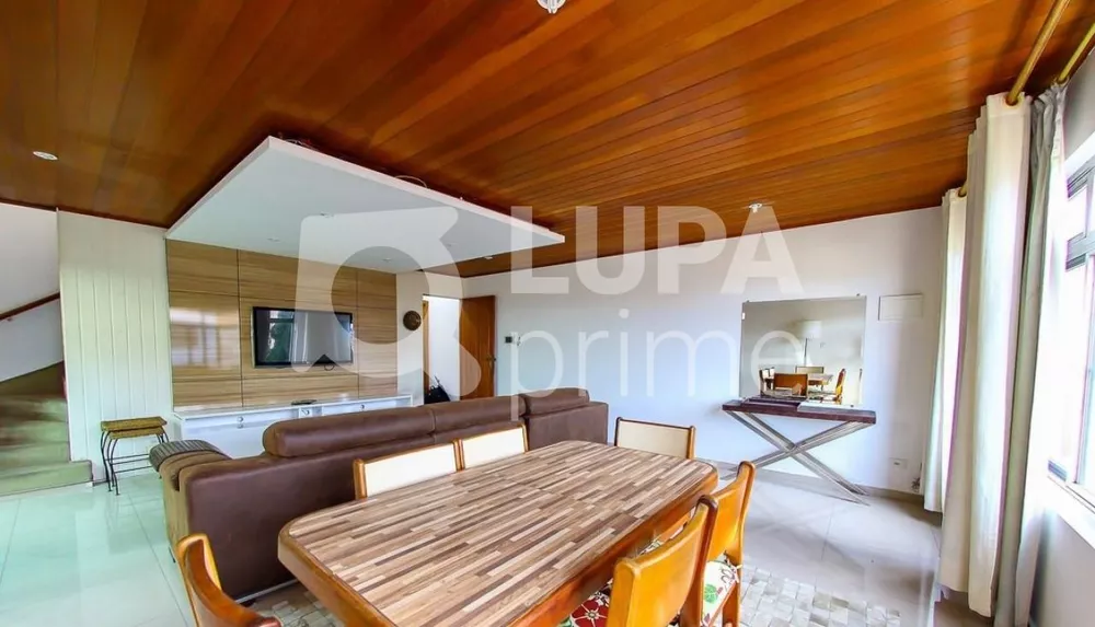 Casa à venda com 3 quartos, 207m² - Foto 3