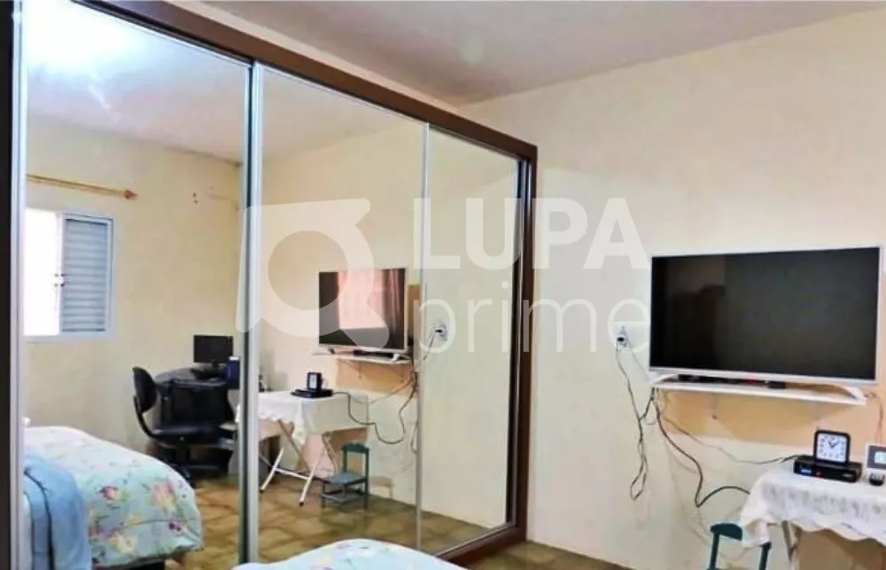 Casa à venda com 5 quartos, 210m² - Foto 2