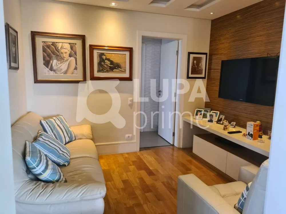 Apartamento à venda com 4 quartos, 228m² - Foto 1