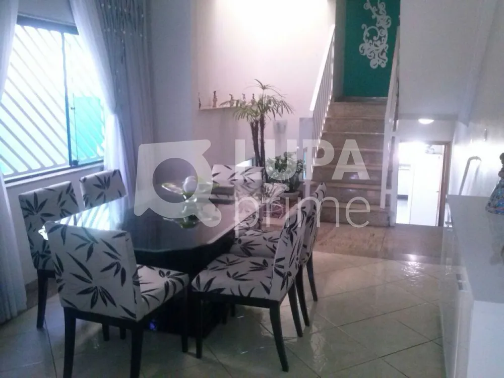Casa, 3 quartos, 180 m² - Foto 2