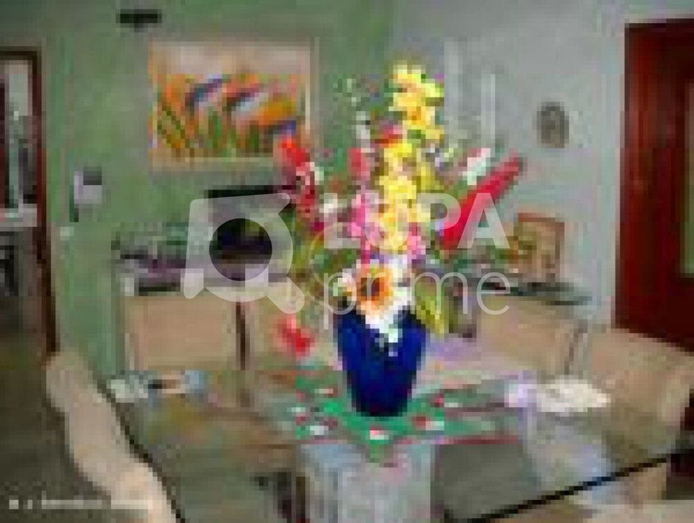 Casa à venda com 4 quartos, 230m² - Foto 2
