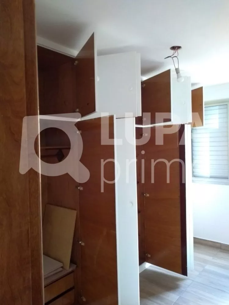 Apartamento à venda com 2 quartos, 60m² - Foto 1