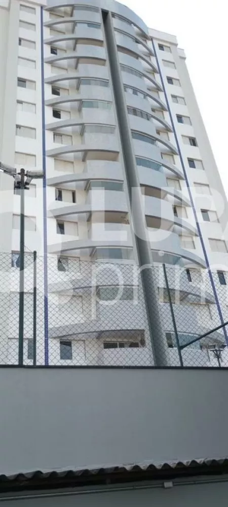 Apartamento à venda com 3 quartos, 95m² - Foto 1