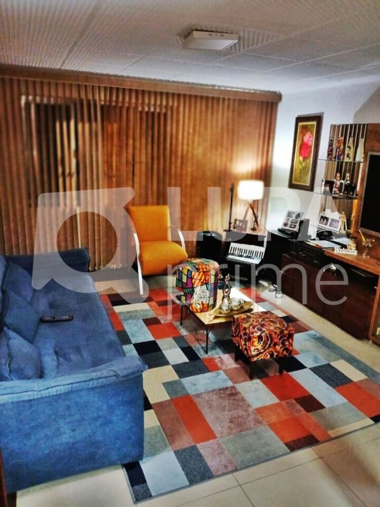 Casa, 3 quartos, 226 m² - Foto 1