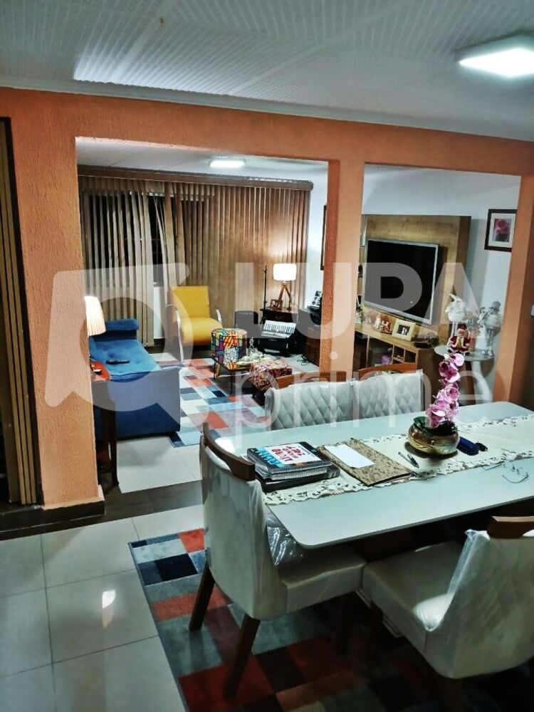 Casa, 3 quartos, 226 m² - Foto 2