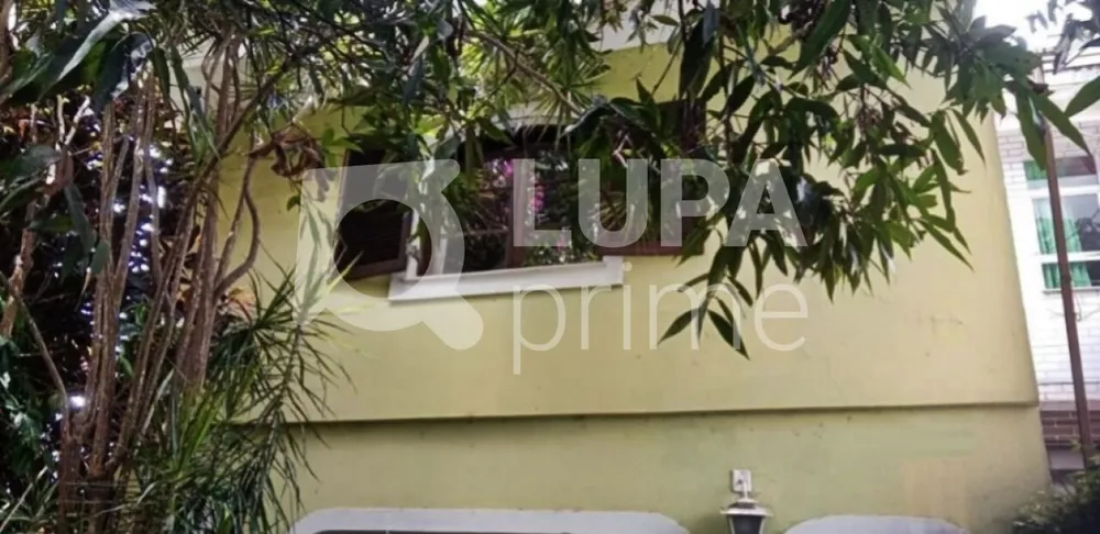 Casa, 3 quartos, 240 m² - Foto 1