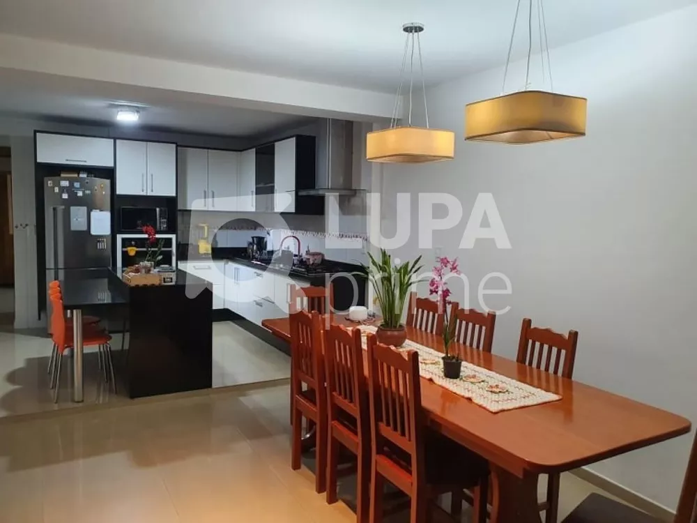 Casa à venda com 1 quarto, 180m² - Foto 4