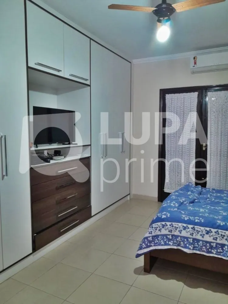 Casa, 3 quartos, 202 m² - Foto 2