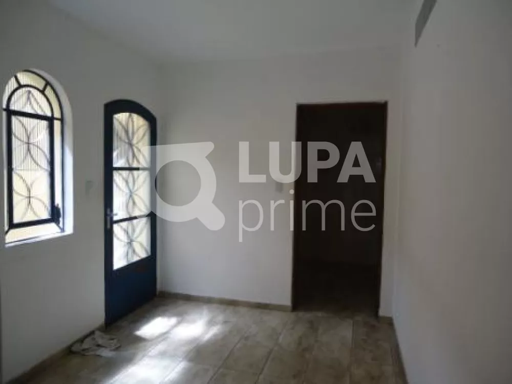 Casa à venda com 2 quartos, 220m² - Foto 4