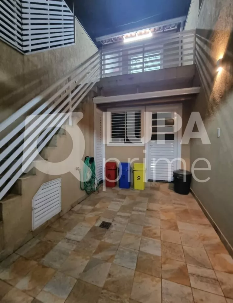 Casa à venda com 2 quartos, 84m² - Foto 2