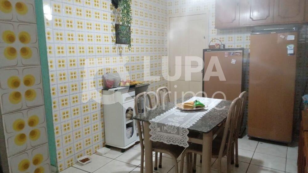 Casa, 3 quartos, 239 m² - Foto 13