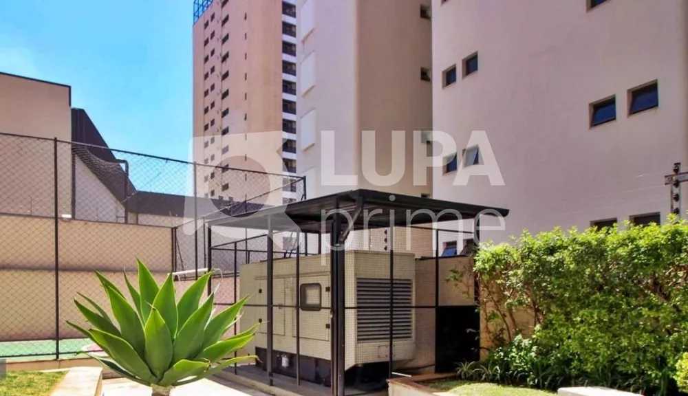 Apartamento à venda com 4 quartos, 213m² - Foto 4