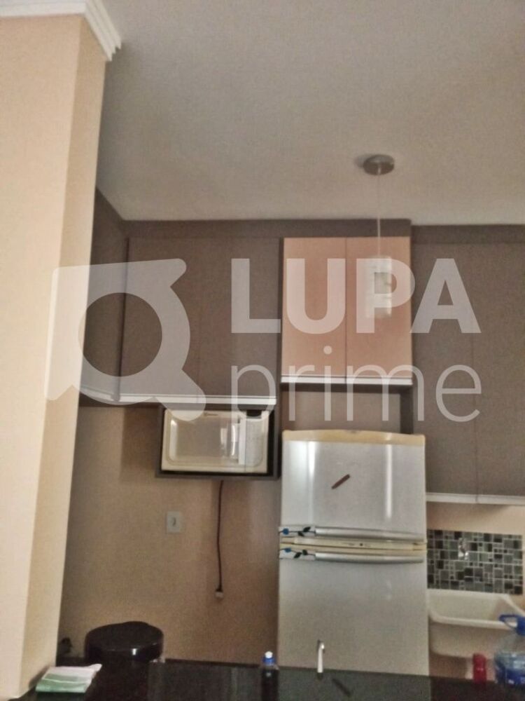 Apartamento à venda com 1 quarto, 33m² - Foto 2