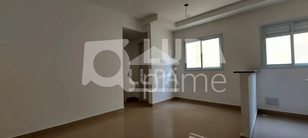 Apartamento à venda com 1 quarto, 30m² - Foto 2