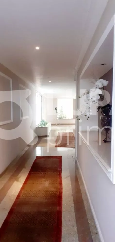 Apartamento à venda com 4 quartos, 200m² - Foto 2