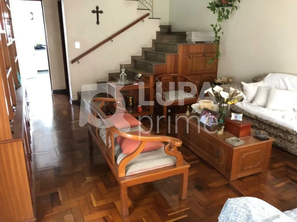Casa, 4 quartos, 202 m² - Foto 1