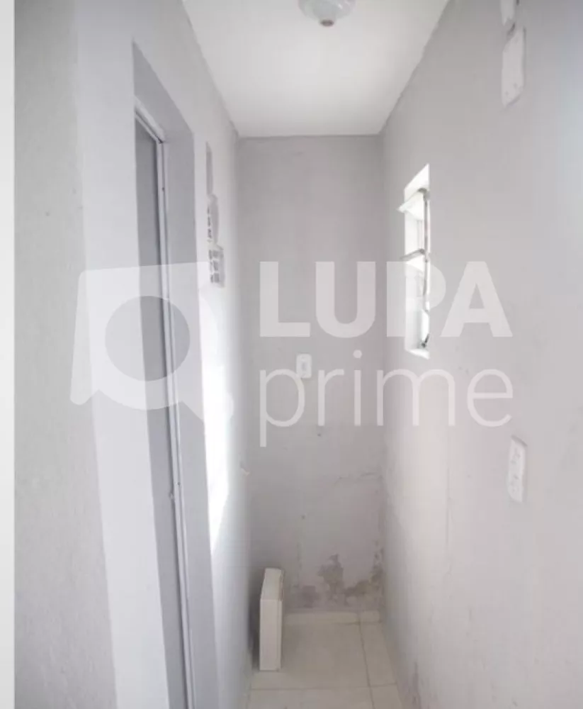 Casa à venda com 14 quartos, 200m² - Foto 1