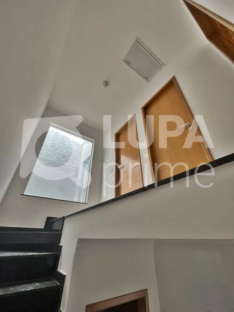 Casa à venda com 2 quartos, 65m² - Foto 4