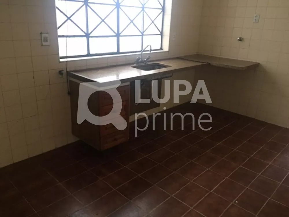 Casa à venda com 3 quartos, 210m² - Foto 3