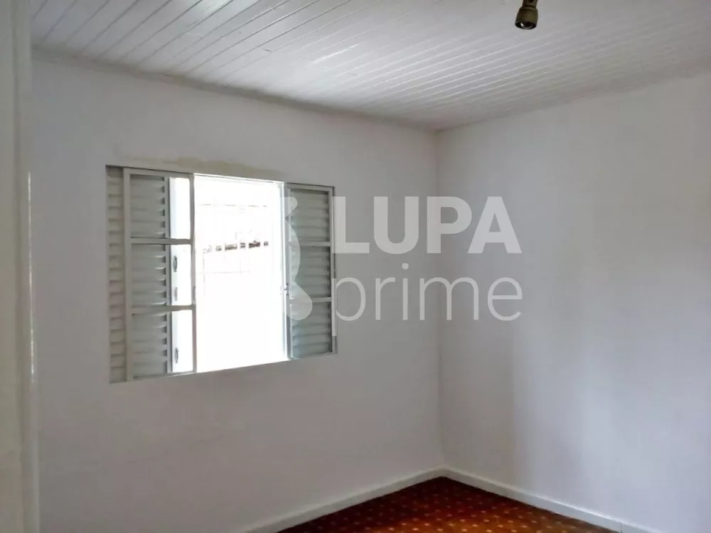 Casa à venda com 2 quartos, 120m² - Foto 2