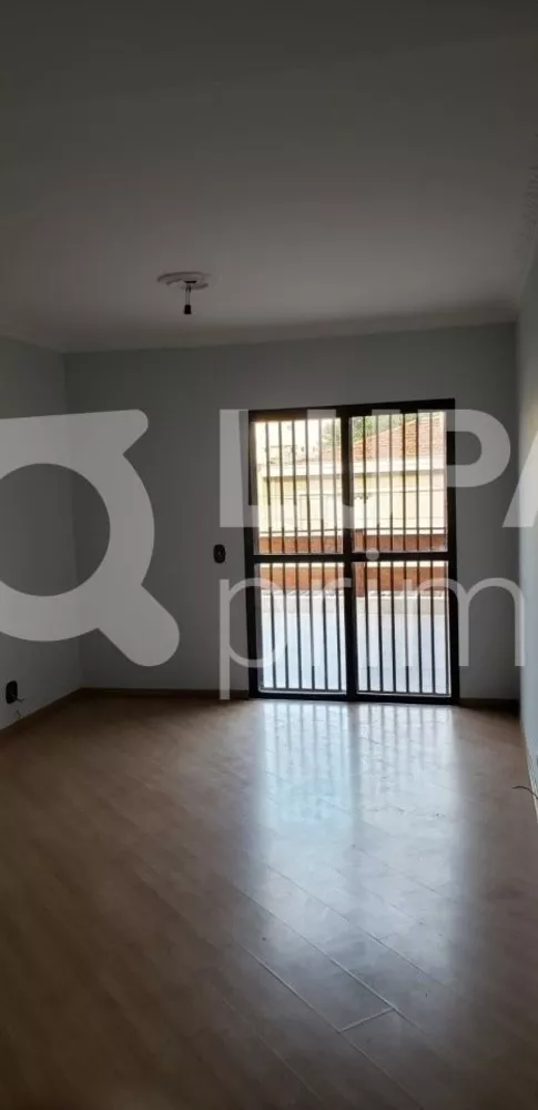 Casa à venda com 3 quartos, 200m² - Foto 2