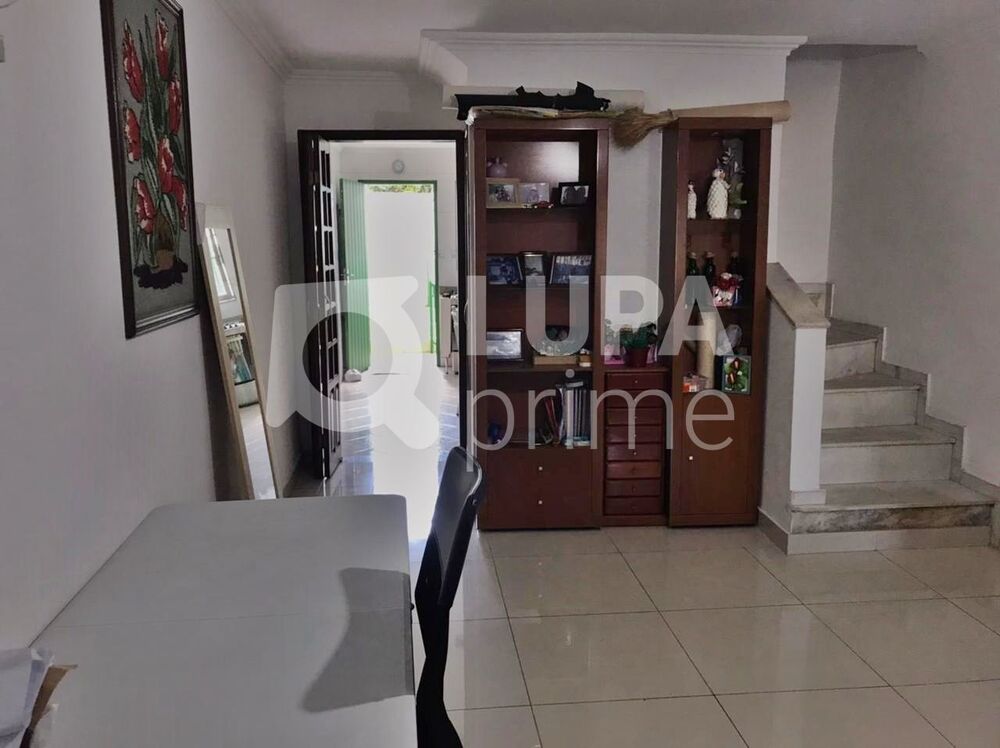 Casa à venda com 3 quartos, 94m² - Foto 2