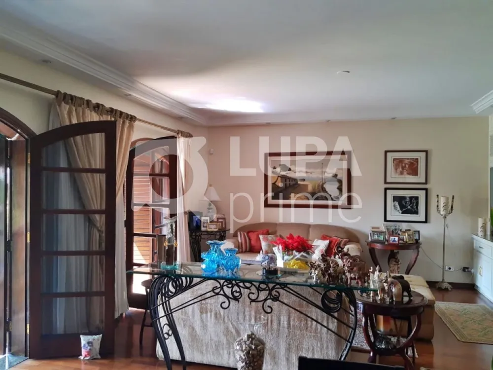 Casa, 3 quartos, 258 m² - Foto 1