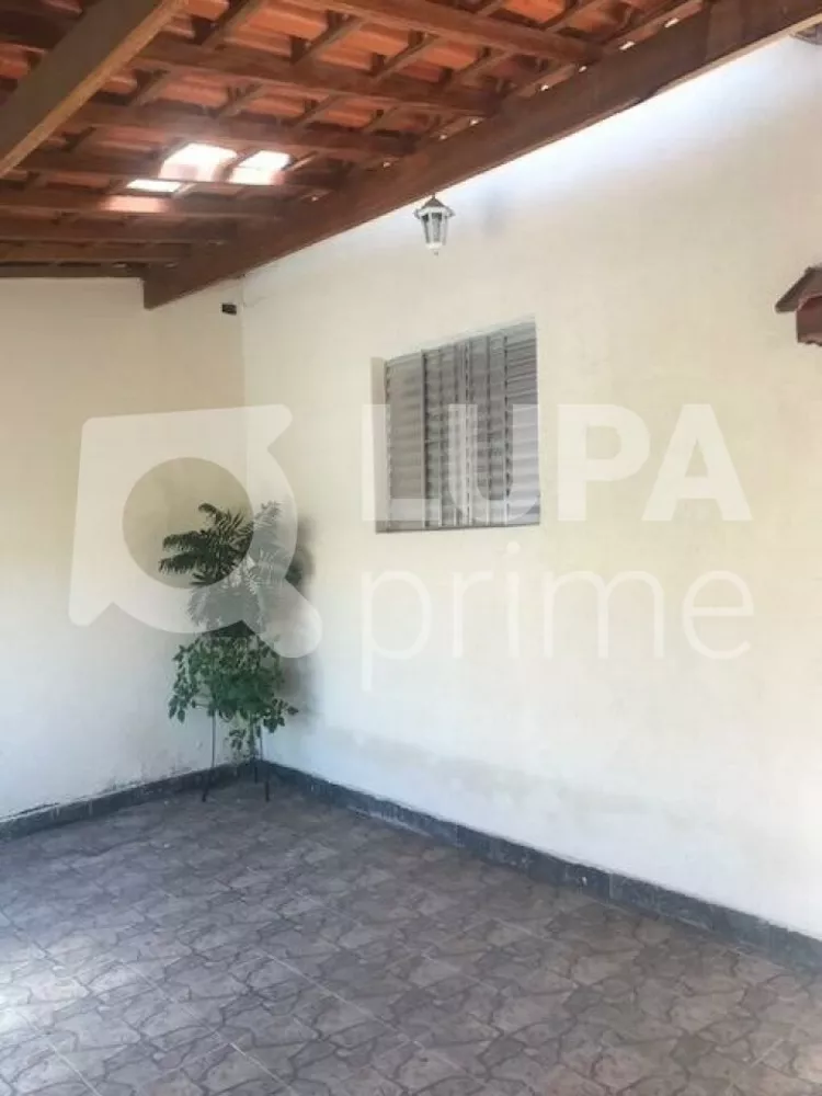 Casa à venda com 2 quartos, 130m² - Foto 2