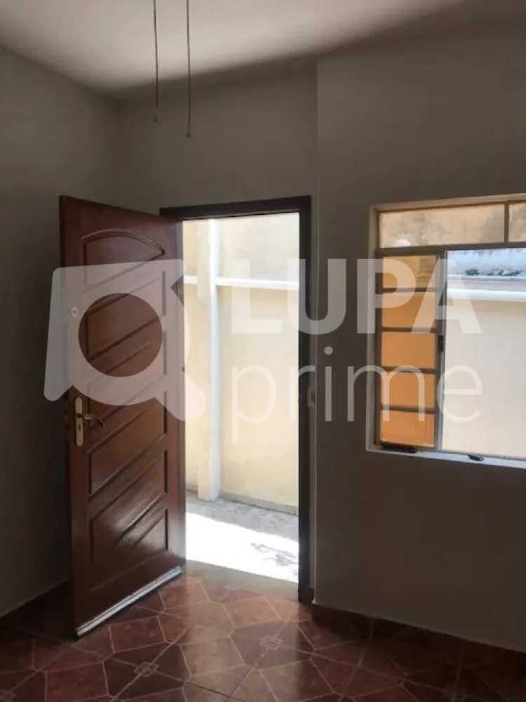 Casa à venda com 2 quartos, 130m² - Foto 3