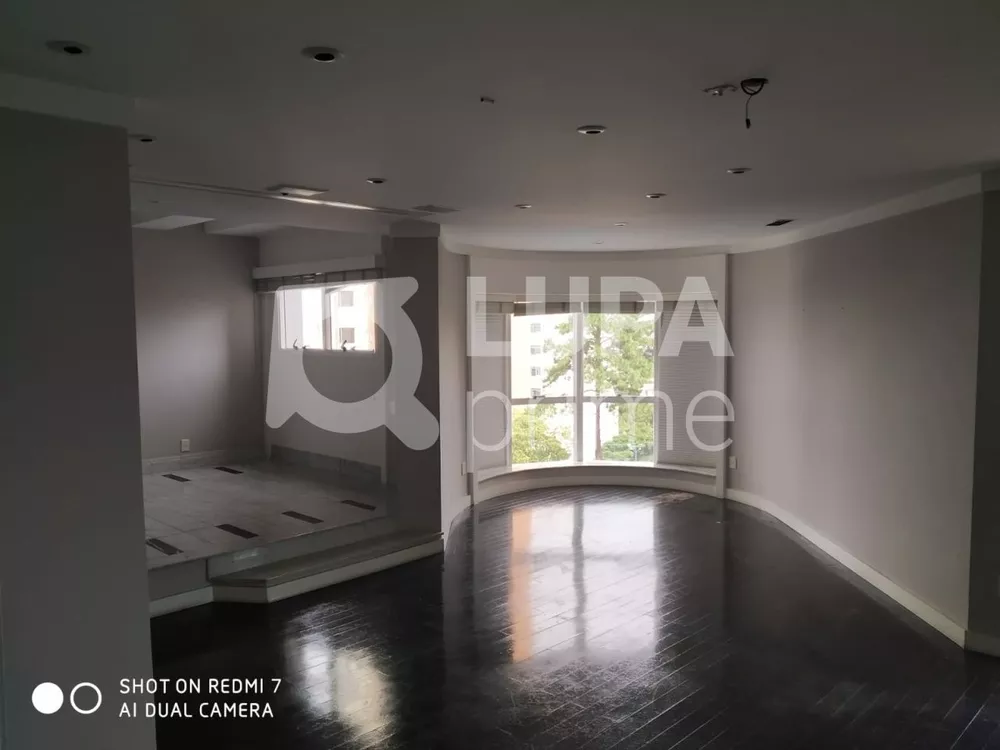 Apartamento à venda com 3 quartos, 300m² - Foto 4